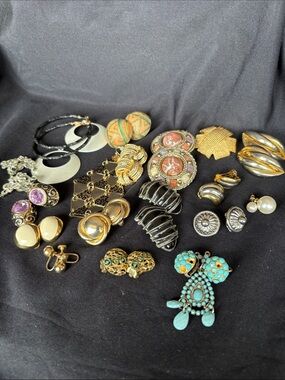 Assorted Women's Earrings Set in Gold, Silver, Turquoise